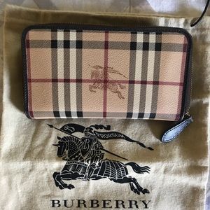 Burberry woman’s wallet